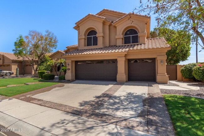 Building Photo - 1211 E Desert Flower Ln