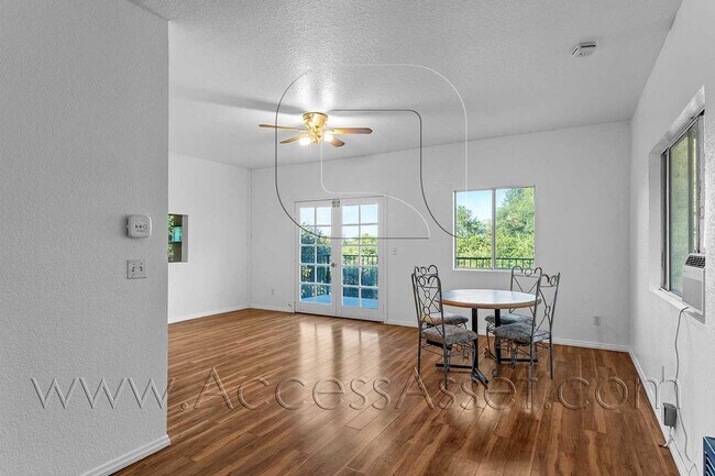 Foto del edificio - Charming 1 Bed/1 Bath + Bonus Room in Gate...