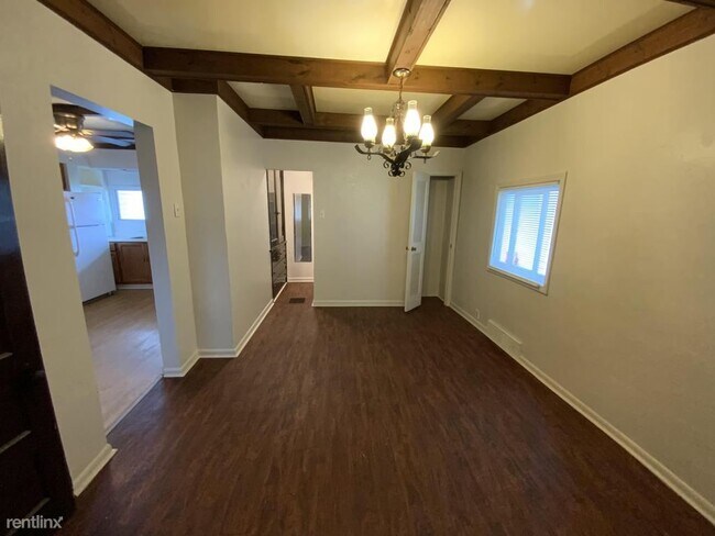 Building Photo - 4 br, 2 bath House - 206 2nd Avenue