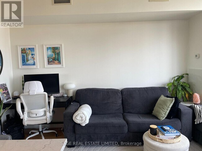 Photo du bâtiment - 281 Mutual St