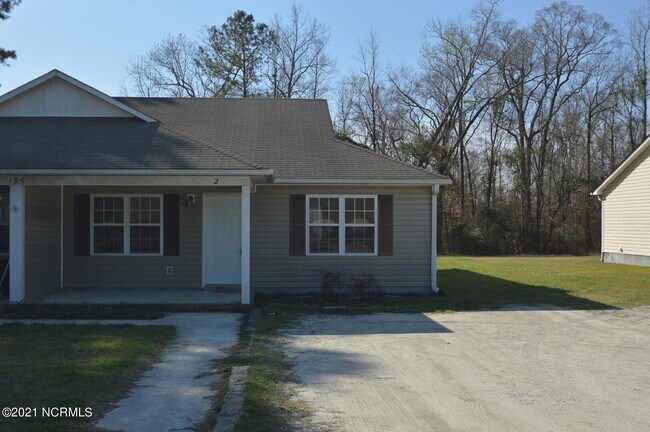 Building Photo - 196 Blue Top Rd