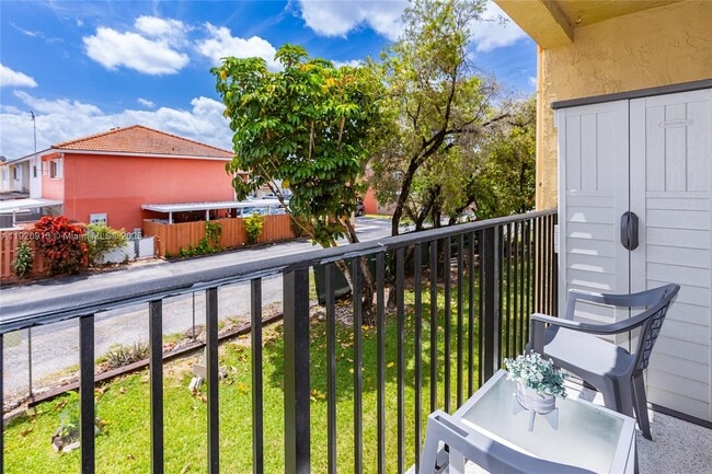 Foto del edificio - 245 NW 109th Ave