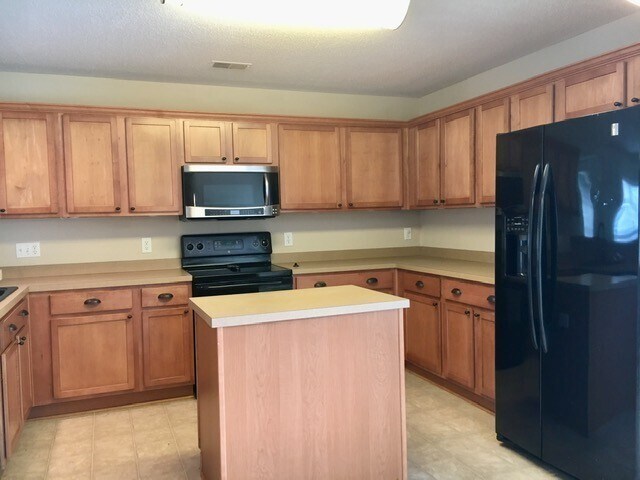 Foto del edificio - SPACIOUS 4 BEDROOM HOME IN PARK WEST - CHAPIN