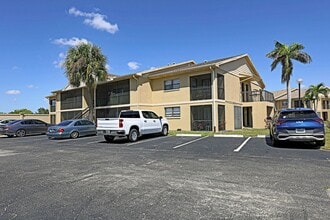 Building Photo - 5327 Summerlin Rd