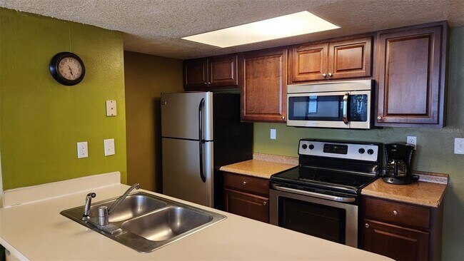 Building Photo - 2745 N Poinciana Blvd