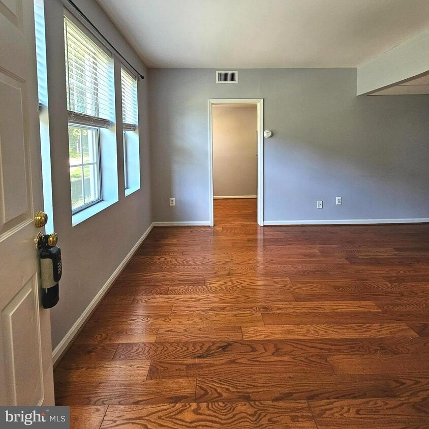 1782 N Troy St Unit 702, Arlington, VA 22201 Room for Rent in