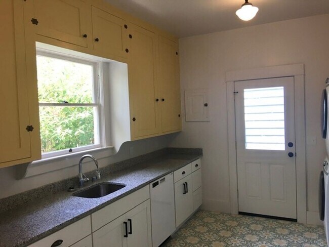 Foto del edificio - 1808 N 36th St