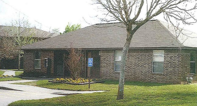 Building Photo - 1880 Highway 71 S