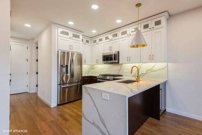 Building Photo - 1703 W Chicago Ave