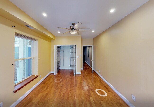 Foto del edificio - 3518 10th St NW
