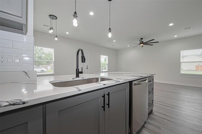 Foto del edificio - 630 Silliman St