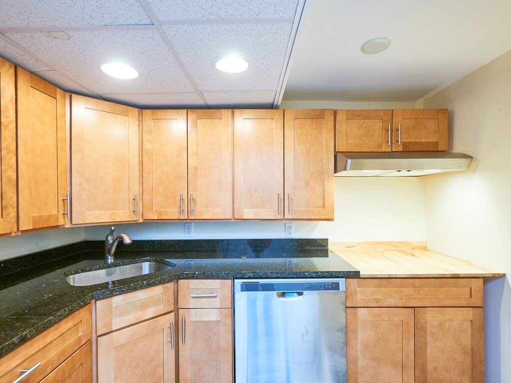 Foto principal - 889 Harrison Ave