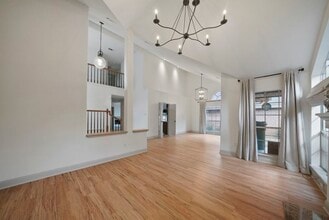 Building Photo - 31 Silver Canyon Pl