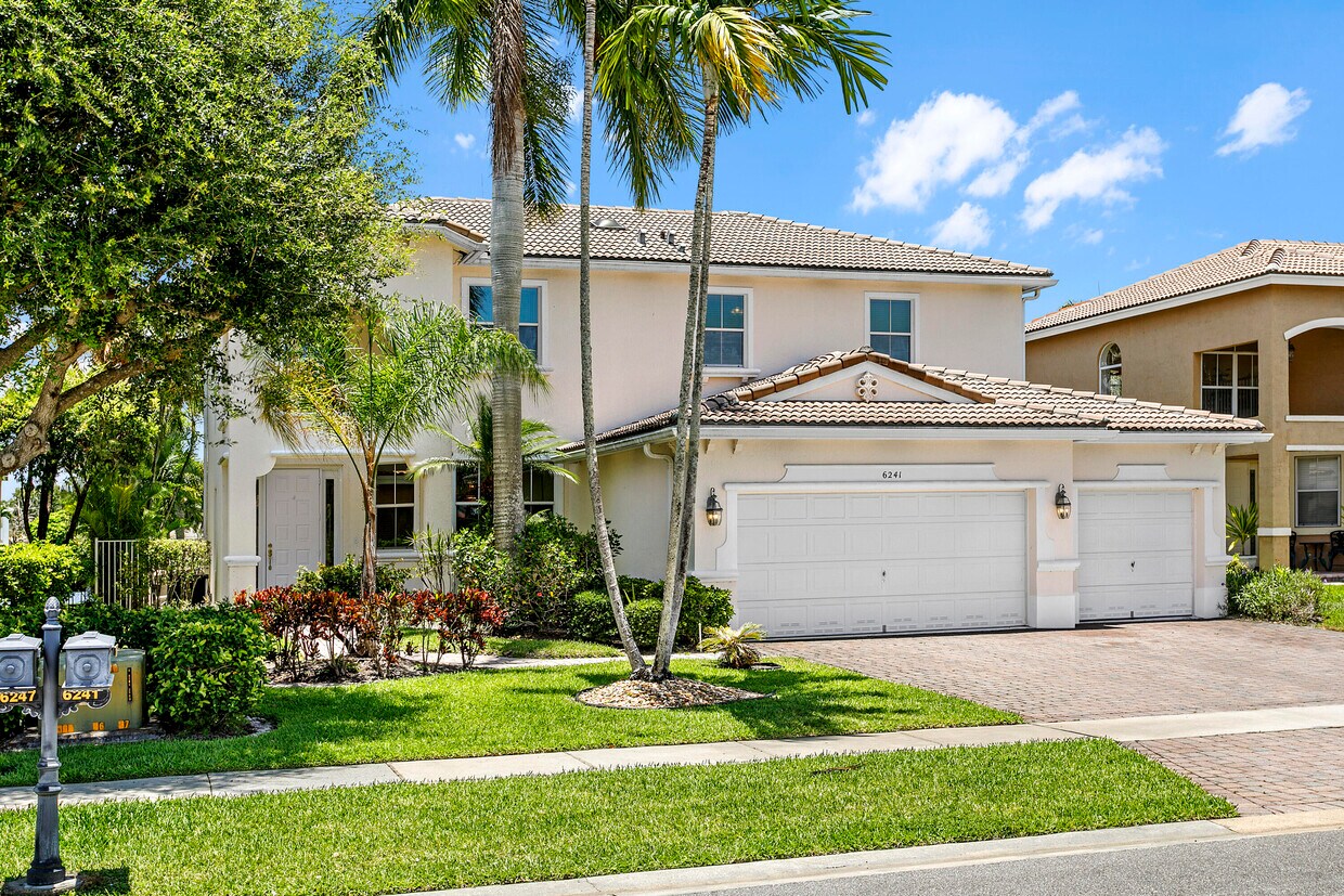 Foto principal - 6241 C Durham Dr