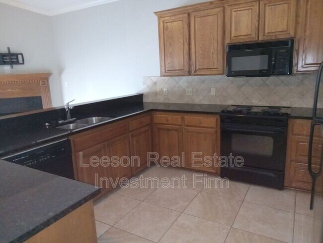 Foto del edificio - 5721 S Lakeshore Dr
