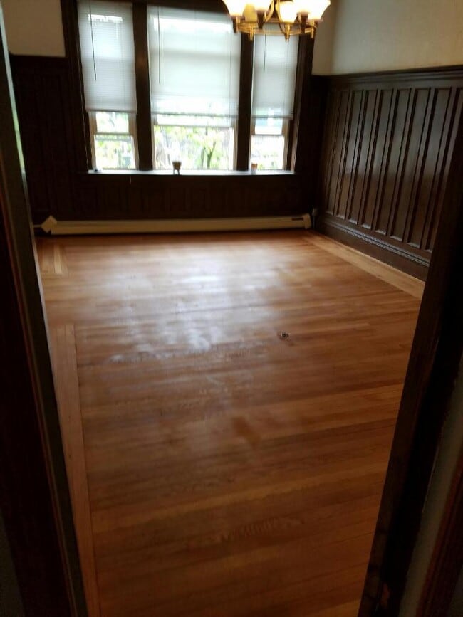 Building Photo - 11 Gibbs St