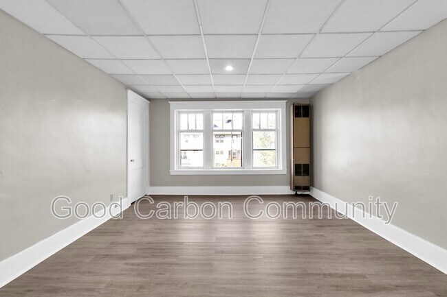 Foto del edificio - 1247 Hertel Ave