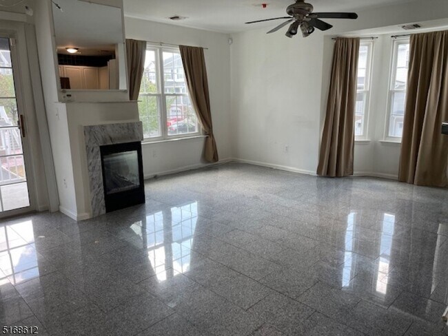 Building Photo - 1101 Worthington Ct