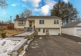 Building Photo - 118 Pullen Ave