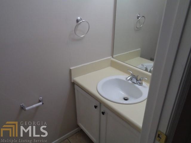Building Photo - 678 Redland Dr