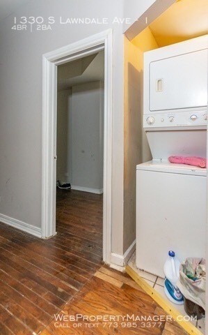 Building Photo - 1330 S Lawndale Ave
