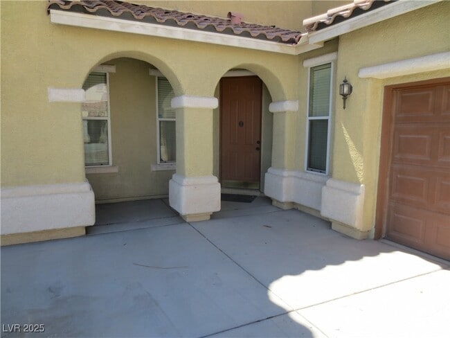 Building Photo - 5837 Tamarack Lodge Ln