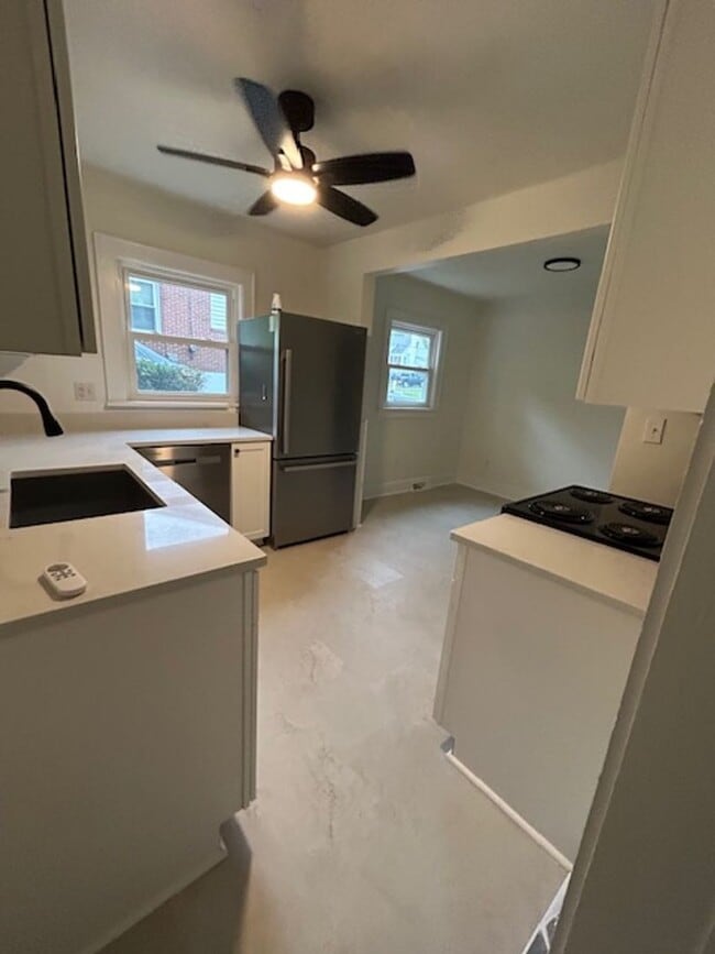 Building Photo - 408 Orchard Dr