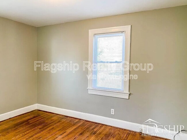 Building Photo - 805 Rudolph St
