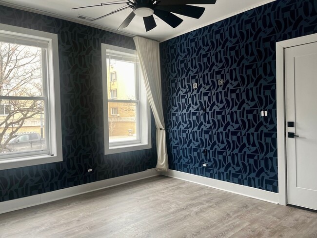 Building Photo - 5315 N Damen Ave