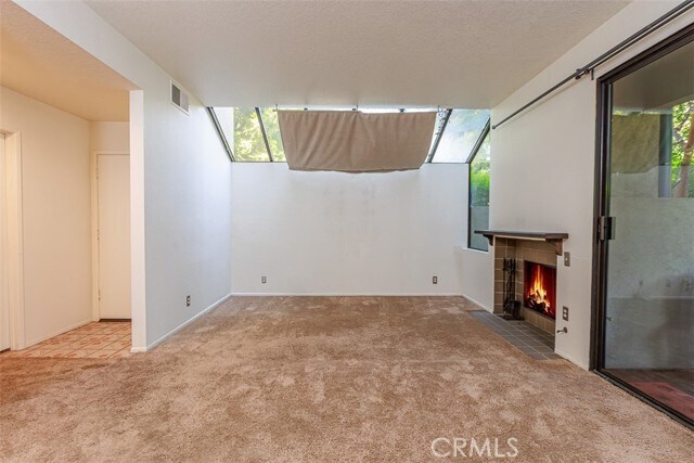 Foto del edificio - 5744 E Creekside Ave