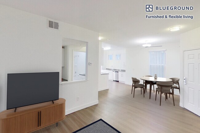 Foto del edificio - 1257 Lakeside Dr
