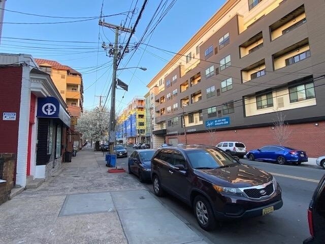 Foto del edificio - 233 Ave E