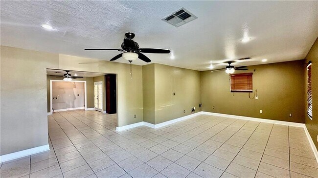 Foto del edificio - 7530 New Castle St