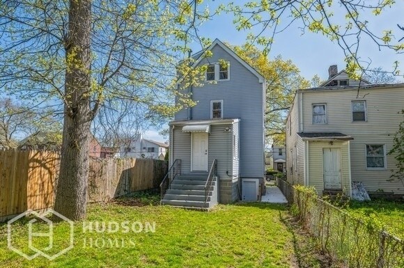 Building Photo - 418 S 7th Ave