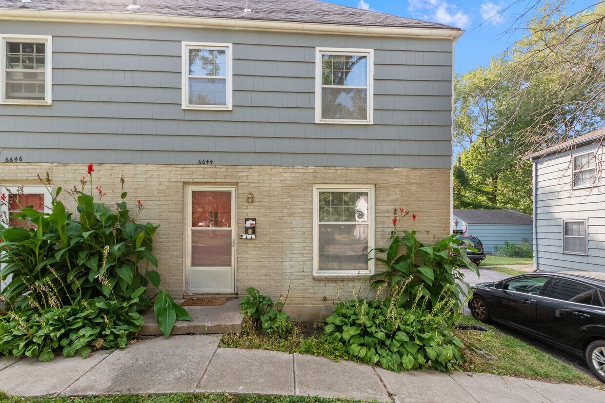 Primary Photo - Floyd Street Duplexes