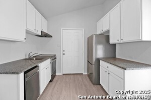 Foto del edificio - 7169 Elm Cv