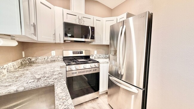 Foto del edificio - Lovely Newer Construction, Detached ADU Guest Home, on Private Property in Quiet Neighborhood of ...