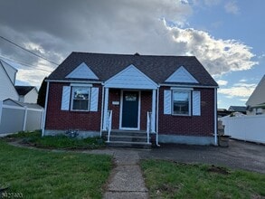 Building Photo - 595 Elm Ave
