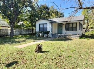 Building Photo - 110 E 8th St