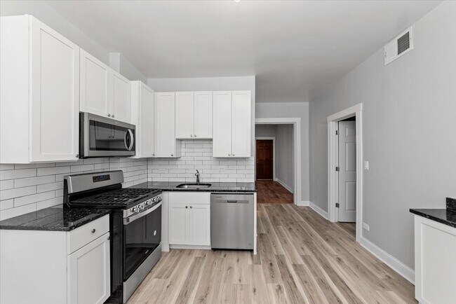 Building Photo - 3354 N Whipple St