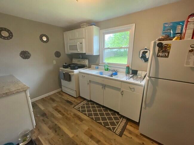 Building Photo - 1617 Berwin Ave