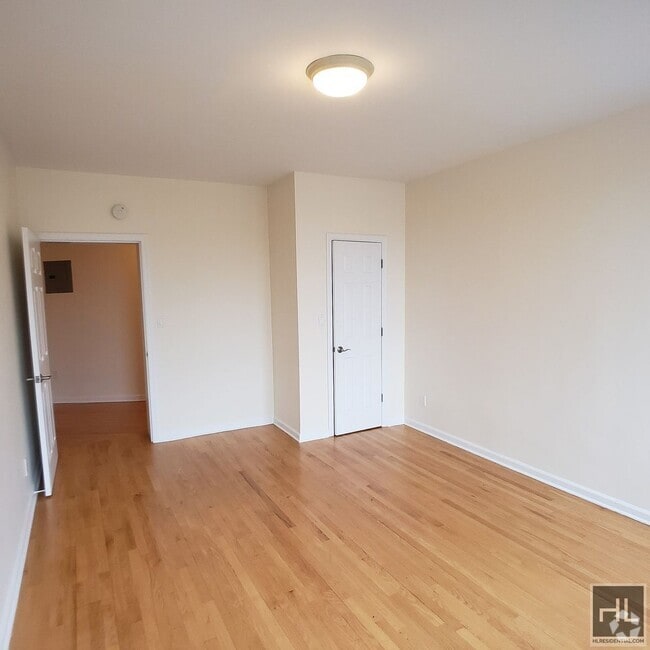Building Photo - Well-Appointed 2BR/1BA in Washington Heigh...