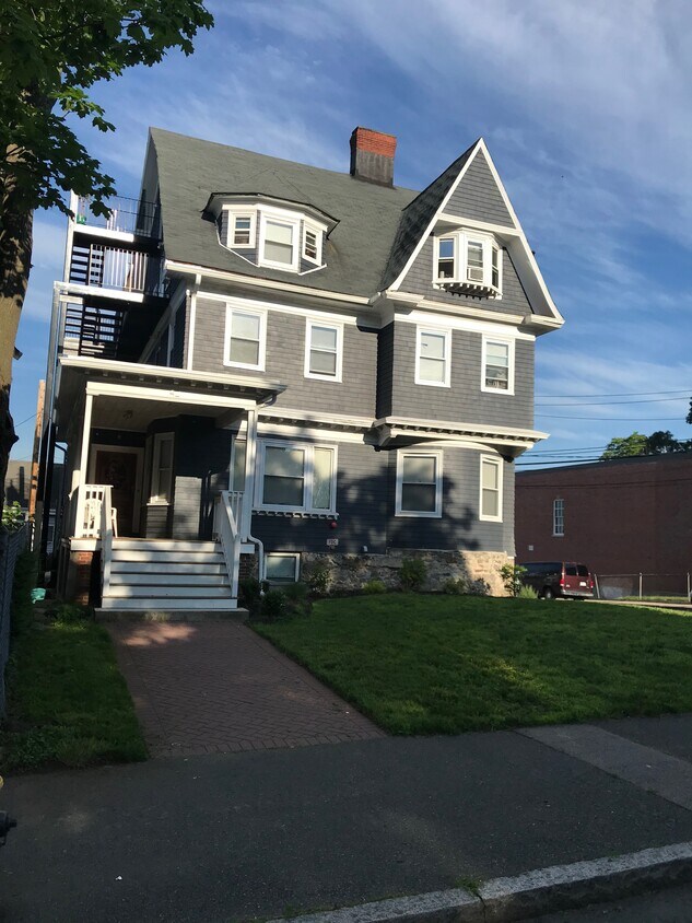 Primary Photo - 42 Harvard Ave