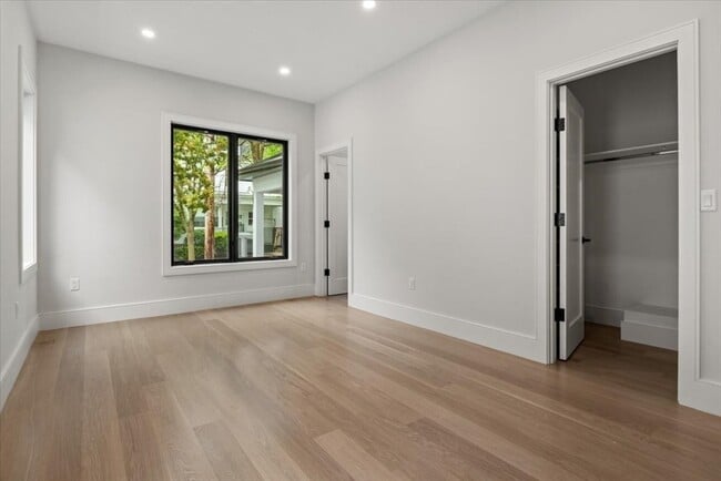 Foto del edificio - 117 Thorndike St