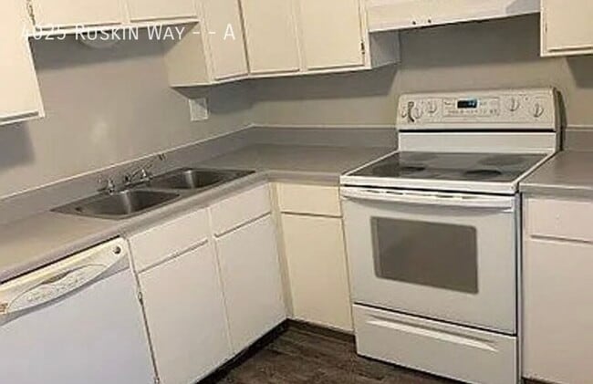 Foto del edificio - 4025 Ruskin Way