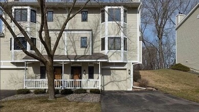 Building Photo - 4944 Bayswater Rd