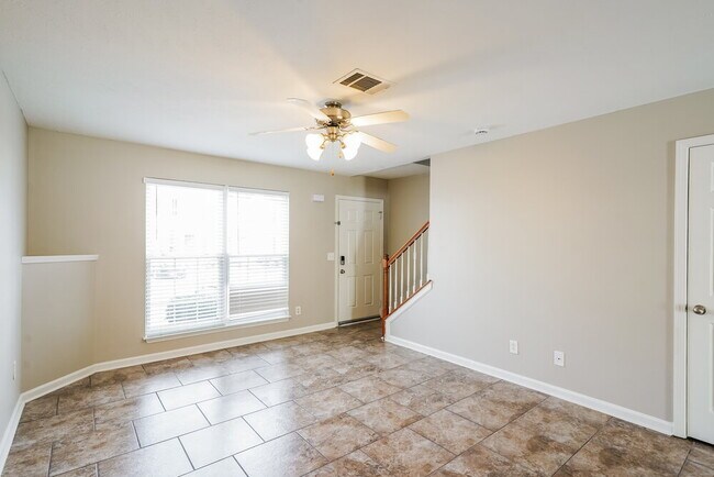 Building Photo - 8013 Logan Dr