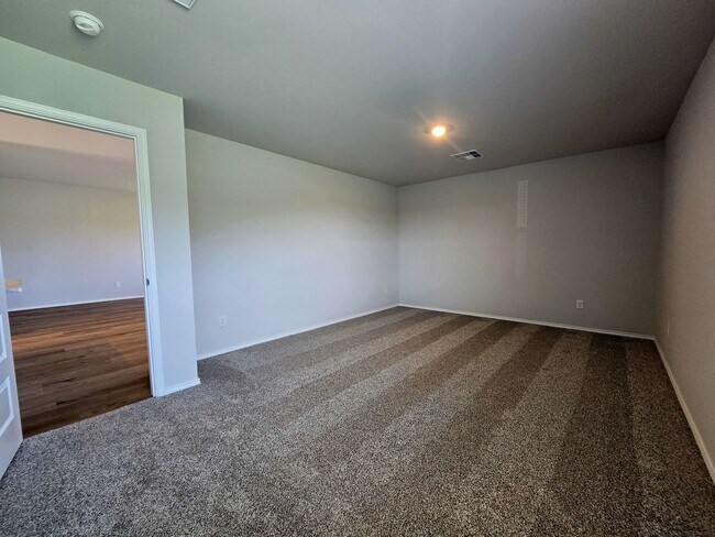 Foto del edificio - New Construction 3 bedroom Home in Shawnee