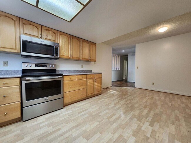 Building Photo - 3 Bedroom Home for Rent