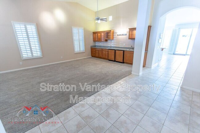 Building Photo - 9843 E Sunburst Dr